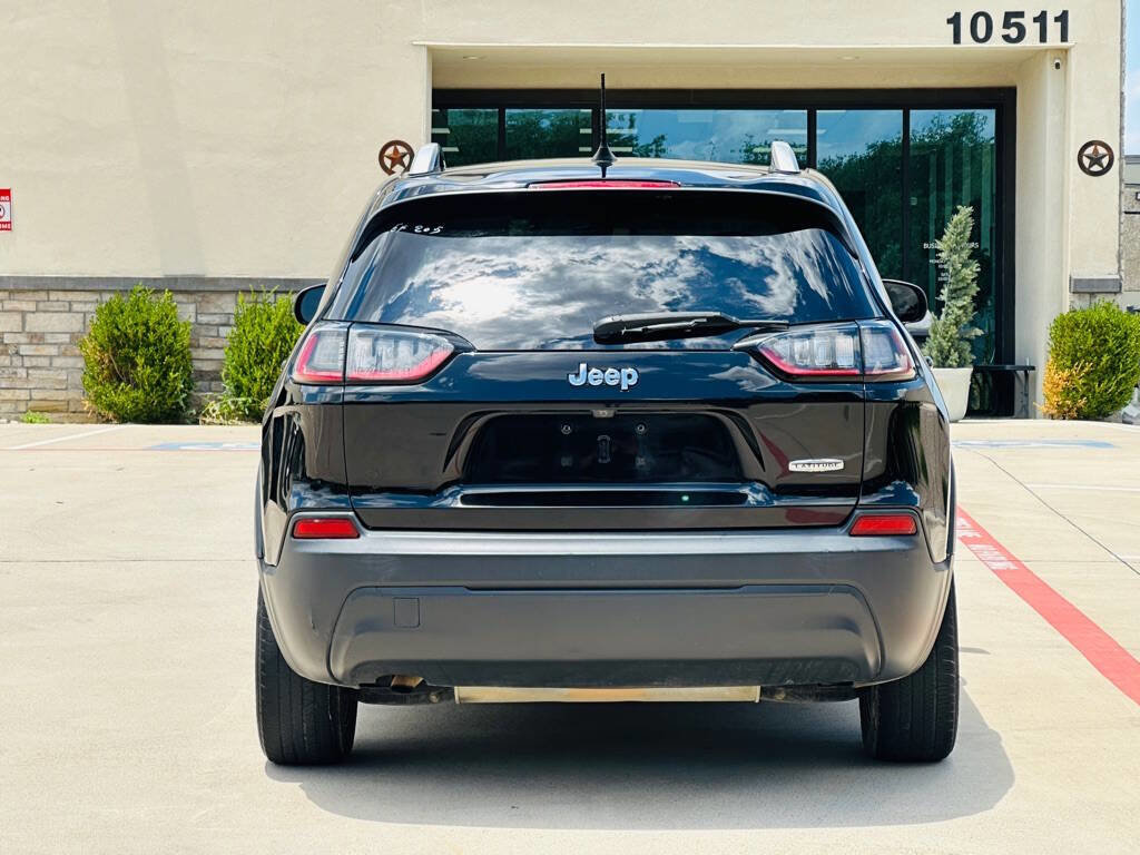 Used 2019 Jeep Cherokee Latitude w/ Popular Appearance Group FWD image 8