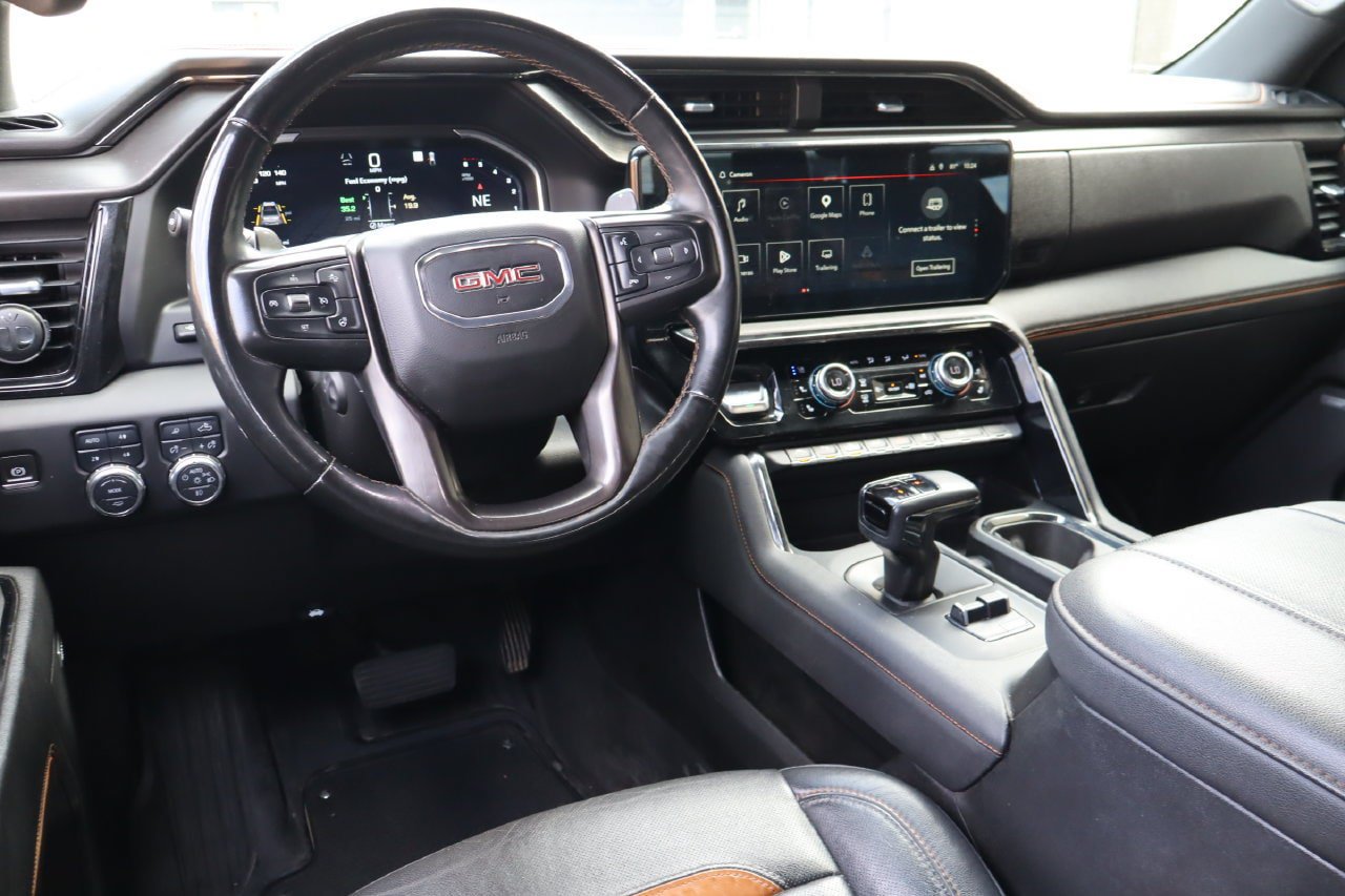 Used 2023 GMC Sierra 1500 AT4 w/ Technology Package AWD/4WD image 4