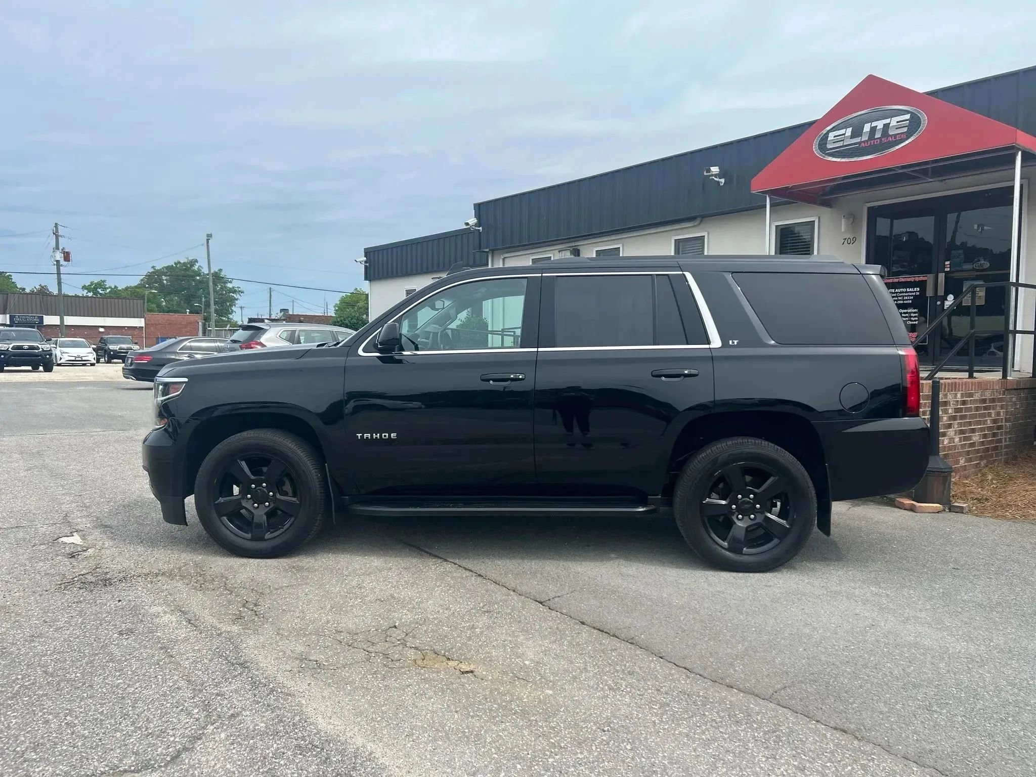 Used 2019 Chevrolet Tahoe LT w/ Luxury Package image 10