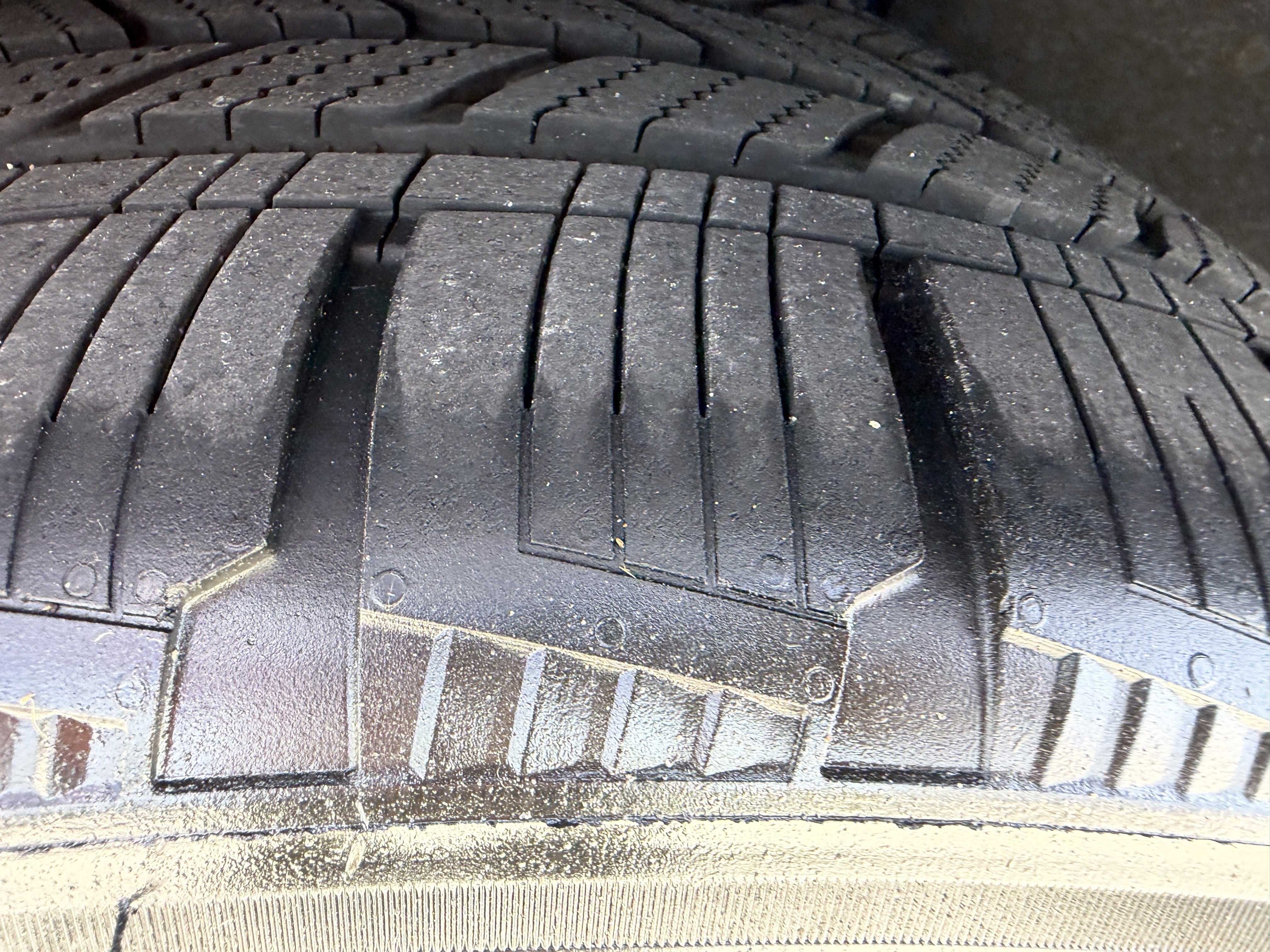 Used 2025 Porsche Cayenne E-Hybrid image 32