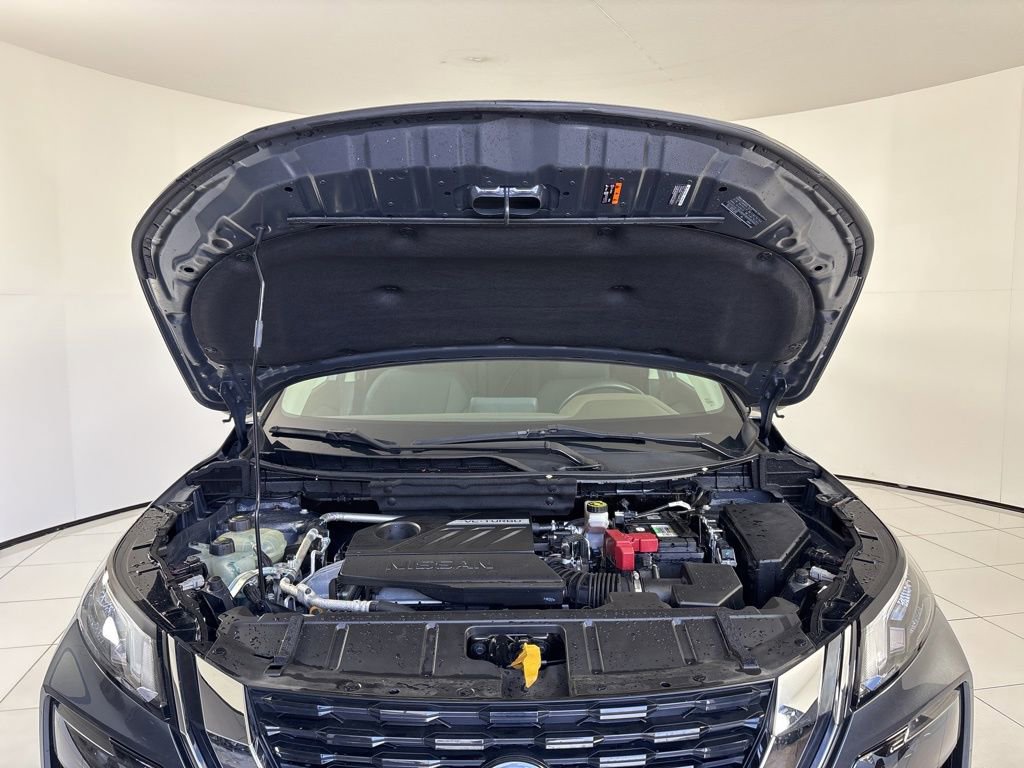 Used 2023 Nissan Rogue S image 11