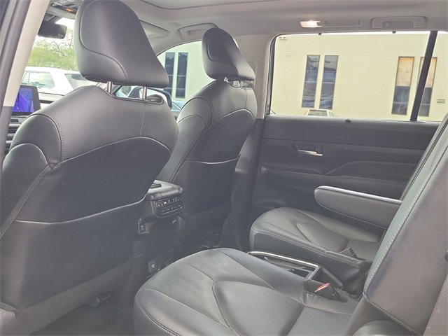 Used 2024 Toyota Grand Highlander Platinum image 6
