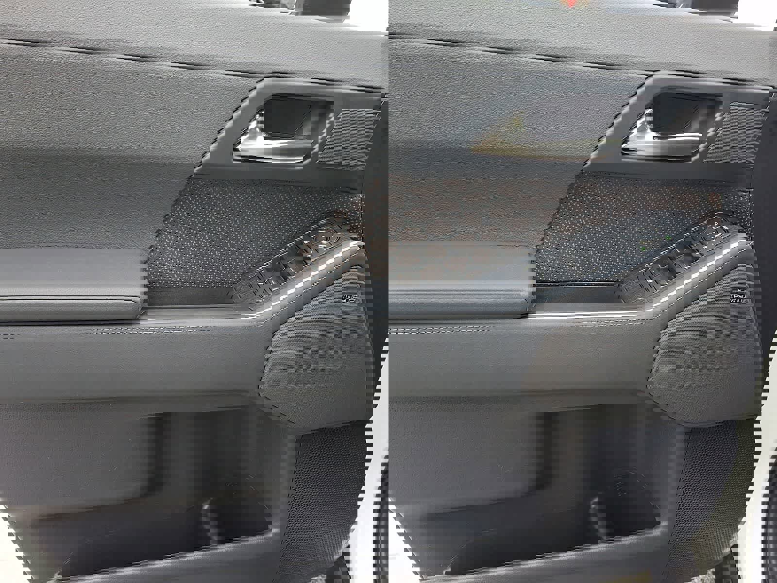 Used 2024 Lexus GX 550 w/ Accessory Package (2T) image 15