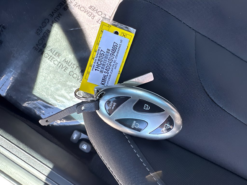 Used 2025 Hyundai Elantra SEL FWD image 30