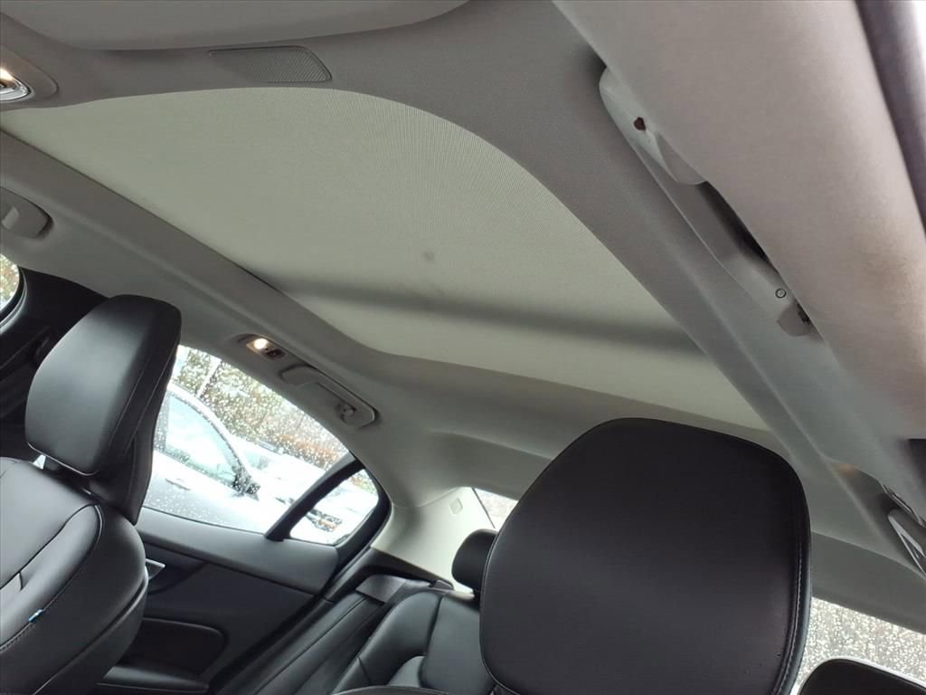 Used 2021 Volvo S60 T5 Momentum w/ Climate Package image 16