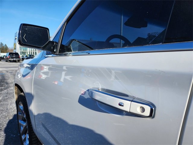 Used 2020 Chevrolet Suburban Premier image 35