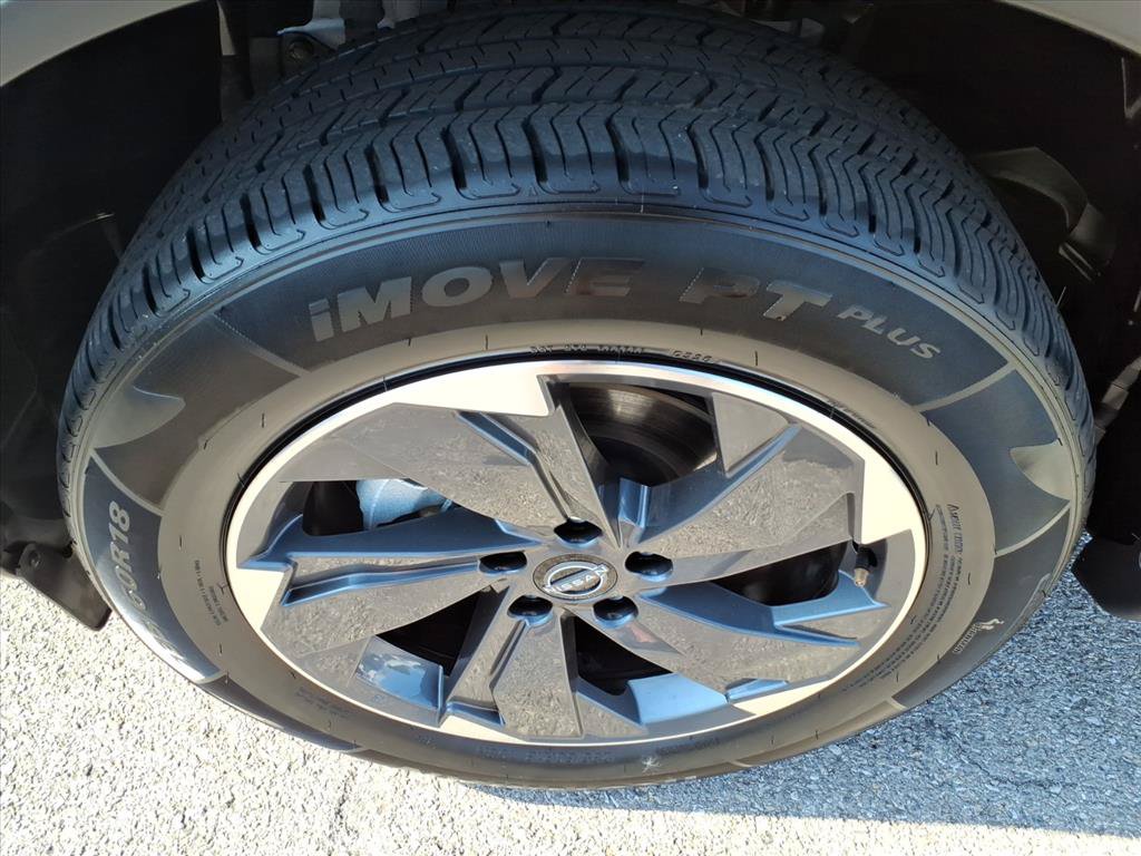 Used 2025 Nissan Rogue SV FWD image 10