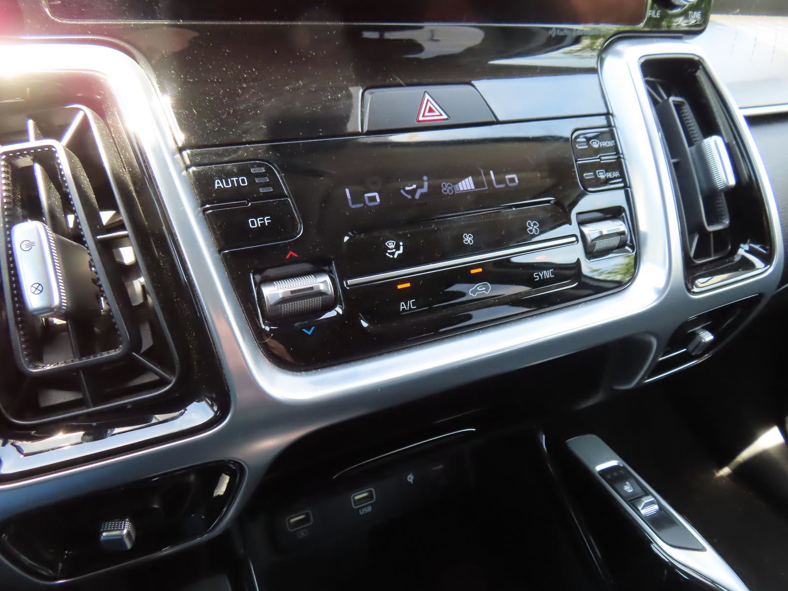 Used 2022 Kia Sorento SX AWD/4WD image 23