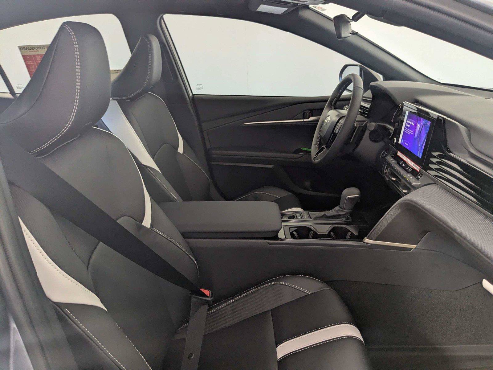 New 2026 Toyota Camry SE FWD image 19