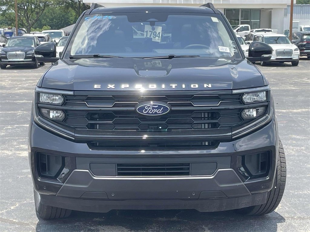 New 2025 Ford Expedition Active image 8