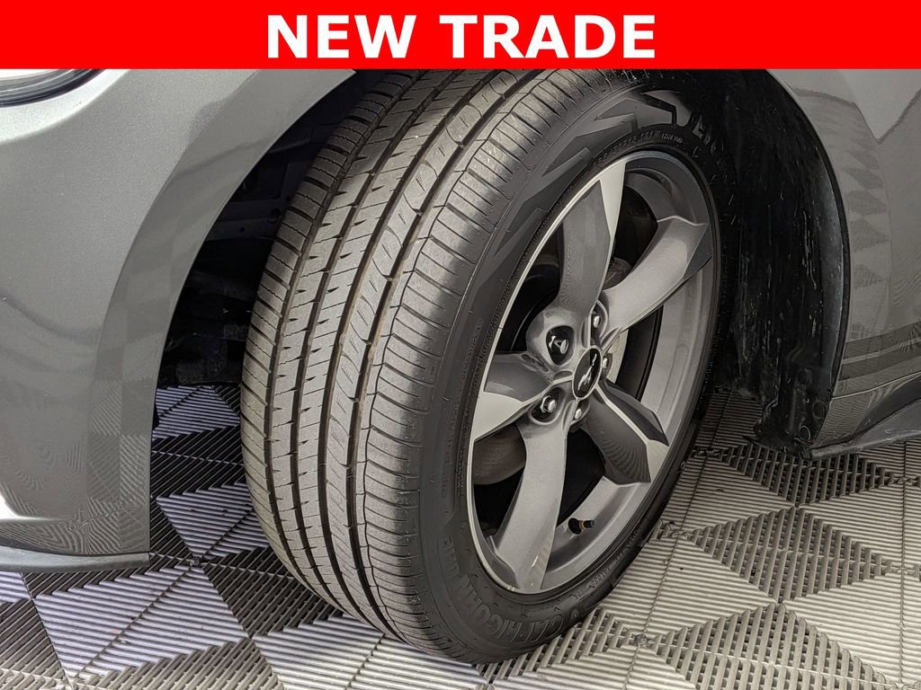 Used 2016 Ford Mustang Premium image 10