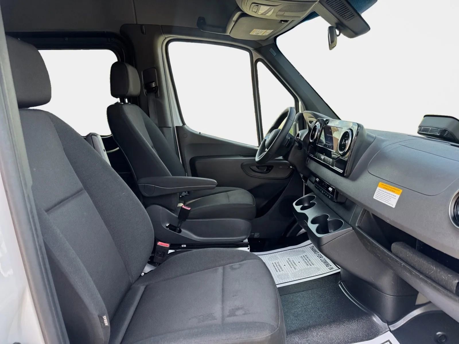 Used 2025 Mercedes-Benz Sprinter 2500 image 10