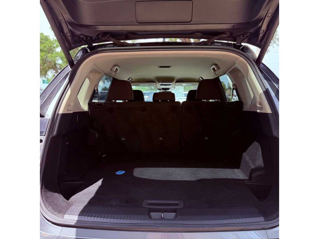 Used 2025 Nissan Rogue SV FWD image 32