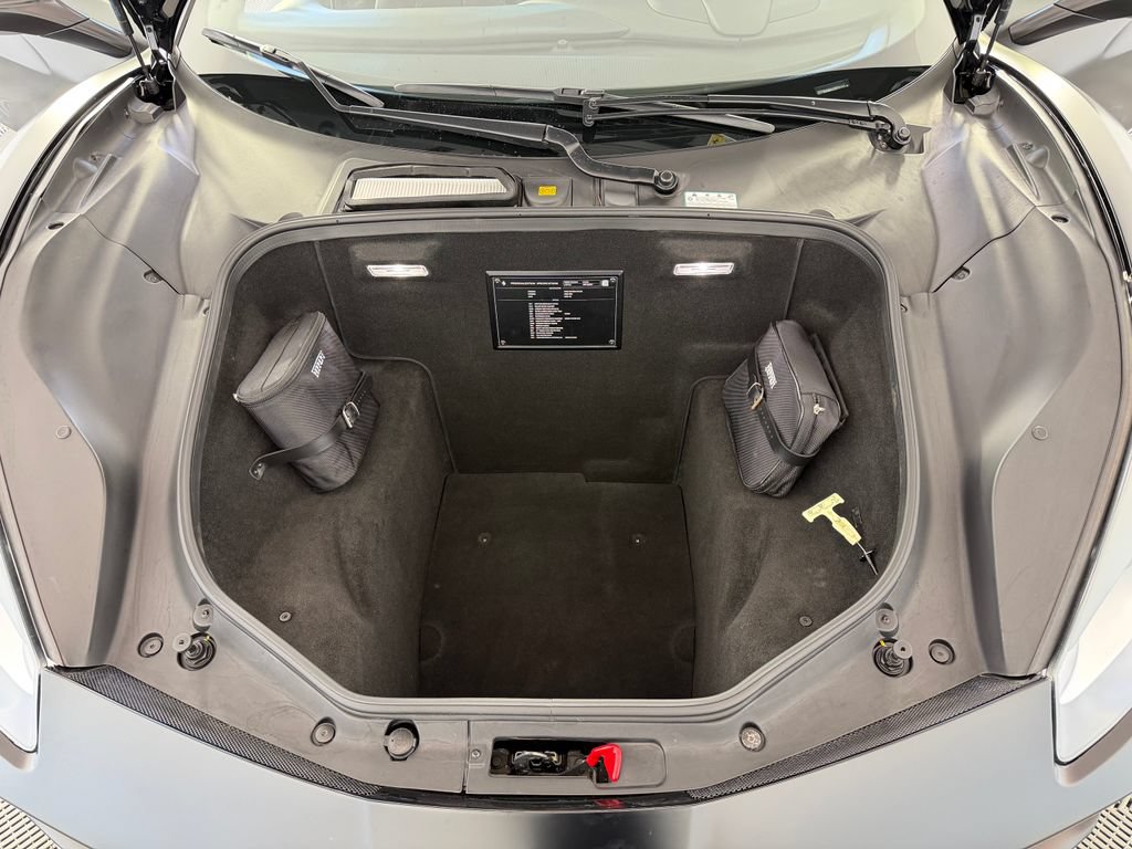 Used 2018 Ferrari 488 Spider RWD image 18