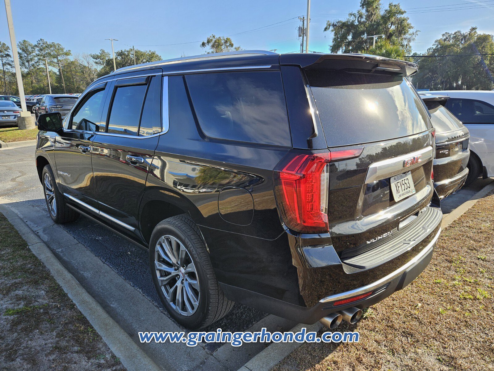 Used 2021 GMC Yukon Denali w/ Denali Premium Package image 10