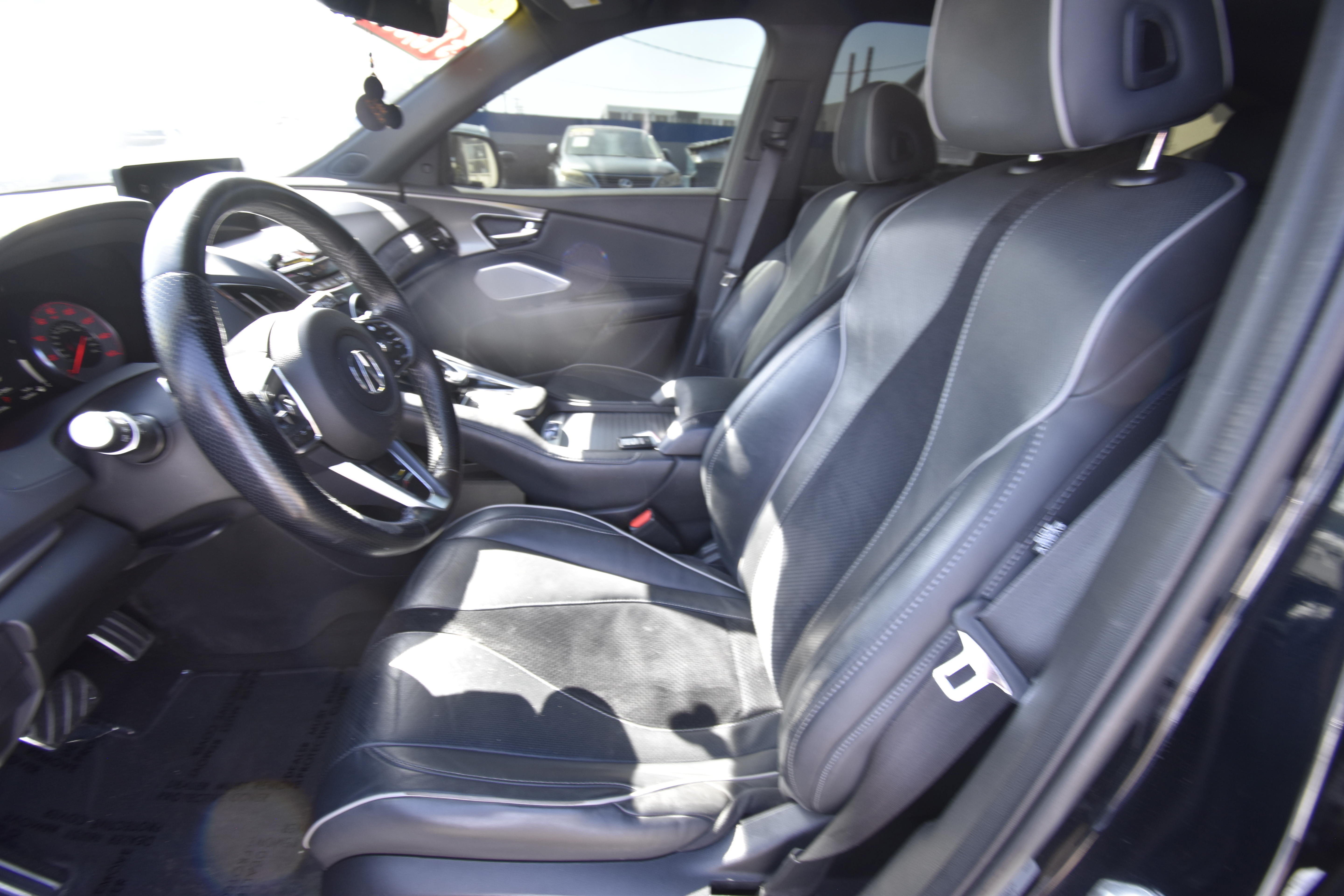 Used 2020 Acura RDX w/ Advance Package FWD image 2
