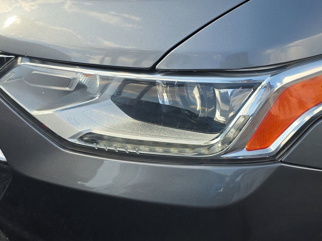 Used 2018 Chevrolet Traverse LT image 9