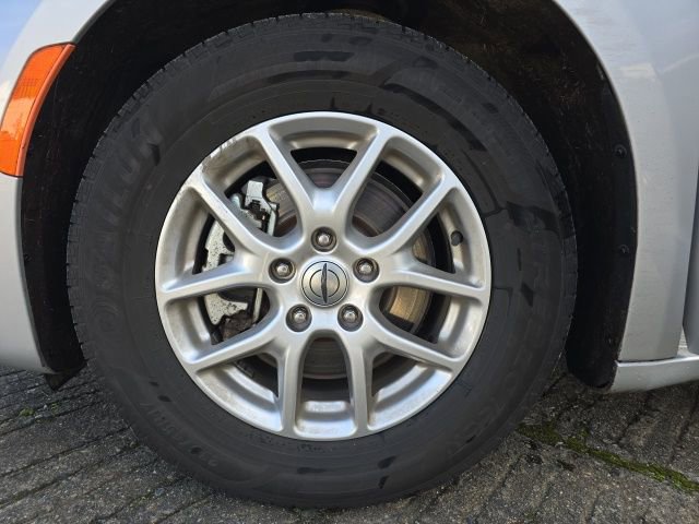 Used 2024 Chrysler Pacifica Touring-L image 18