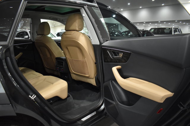 Used 2025 Audi Q8 Premium Plus w/ Premium Plus Package image 31