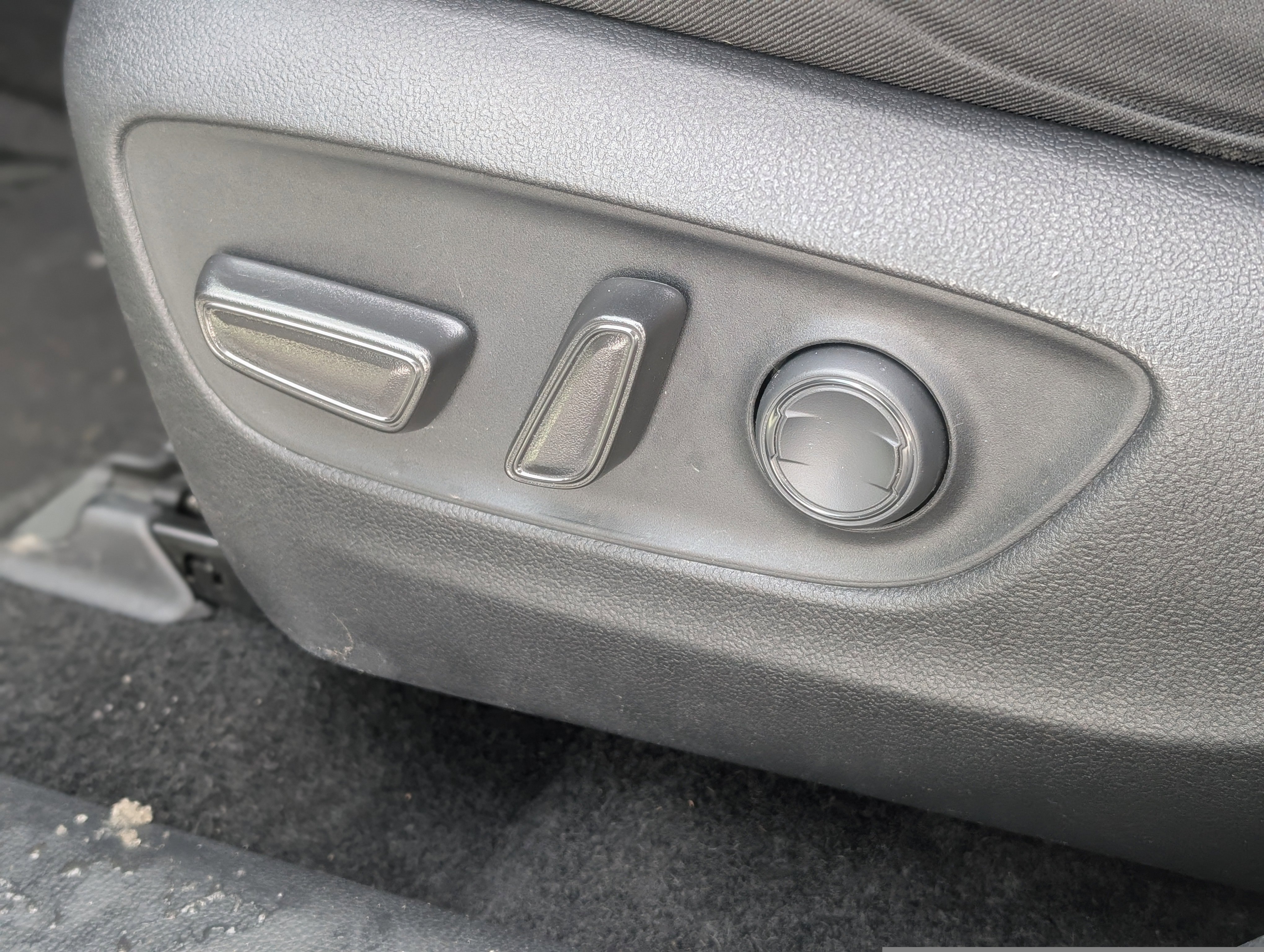 Used 2023 Toyota RAV4 XLE image 31