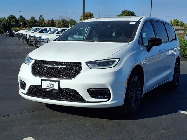 New 2026 Chrysler Pacifica Select image 31