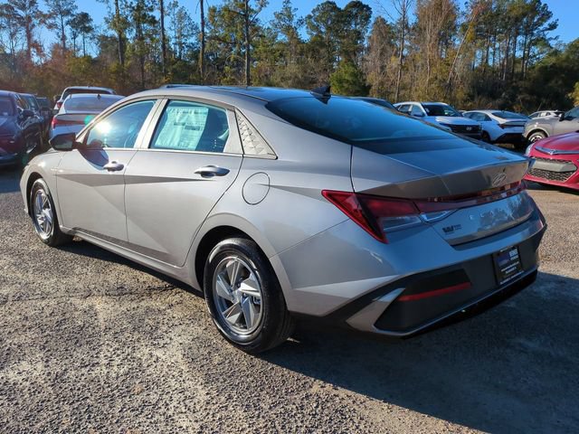 New 2026 Hyundai Elantra SE FWD image 7