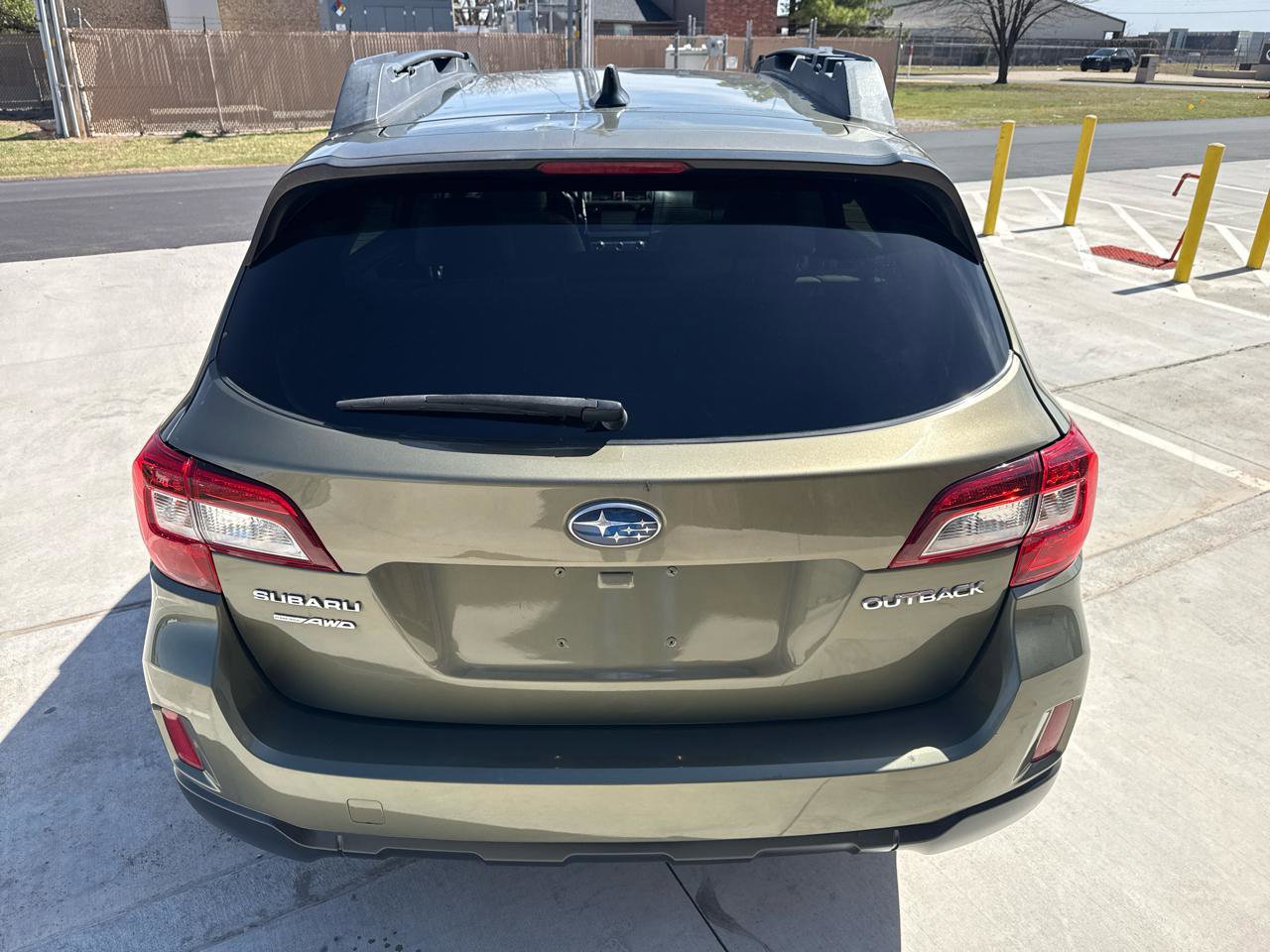 Used 2016 Subaru Outback 2.5i Limited AWD/4WD image 12