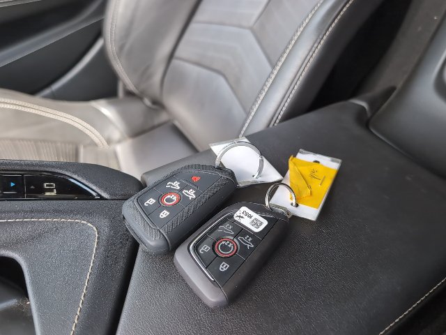 Used 2020 Chevrolet Corvette Stingray Preferred Cpe w/ 2LT Preferred Equipment Group RWD image 32