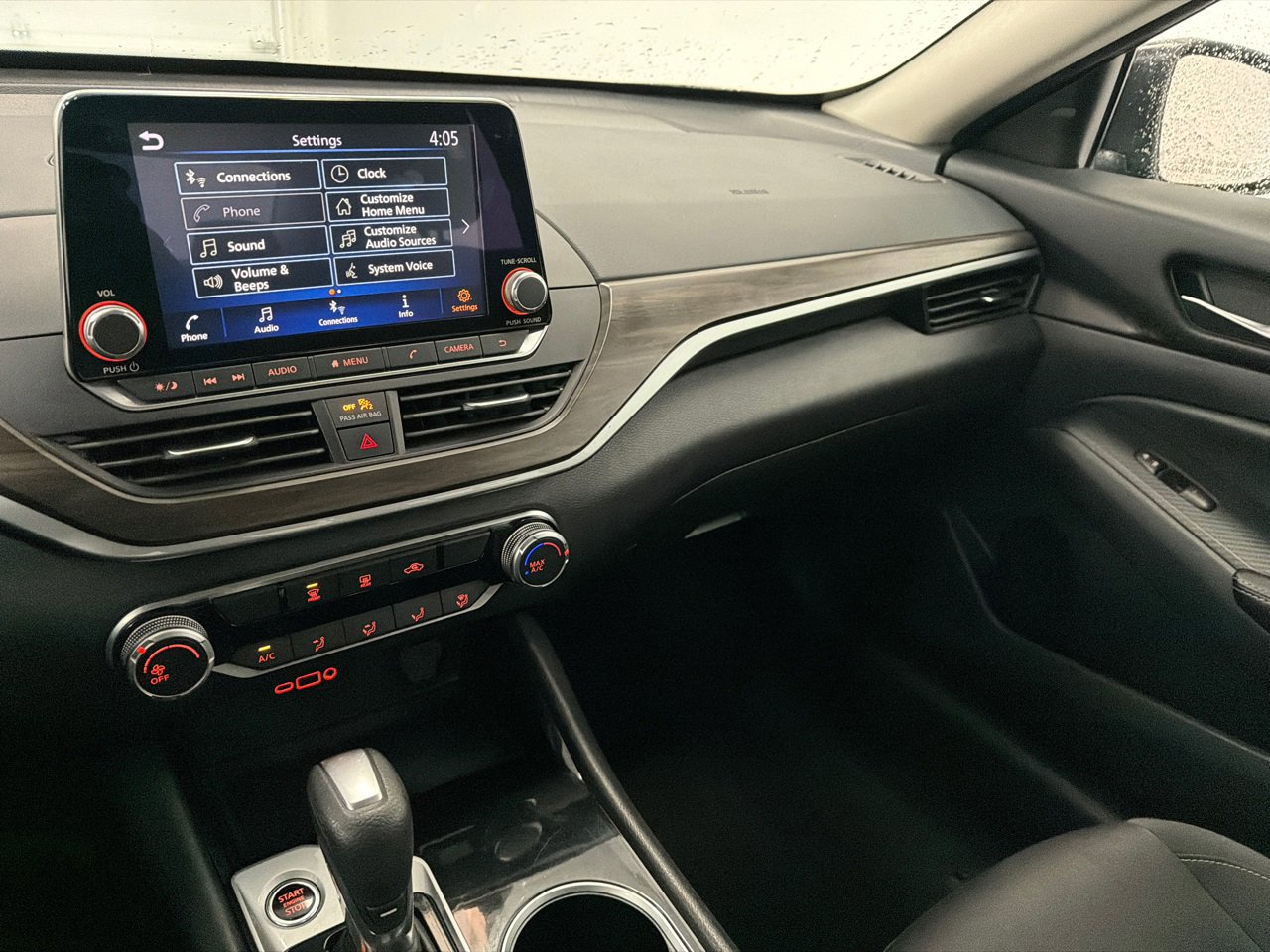 Used 2024 Nissan Altima 2.5 SV image 21