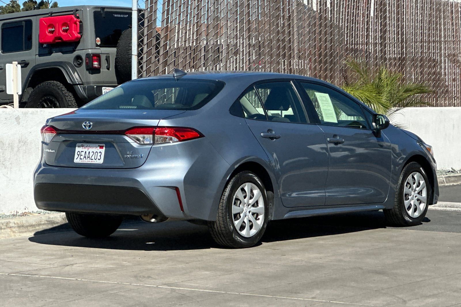 Used 2023 Toyota Corolla LE image 4