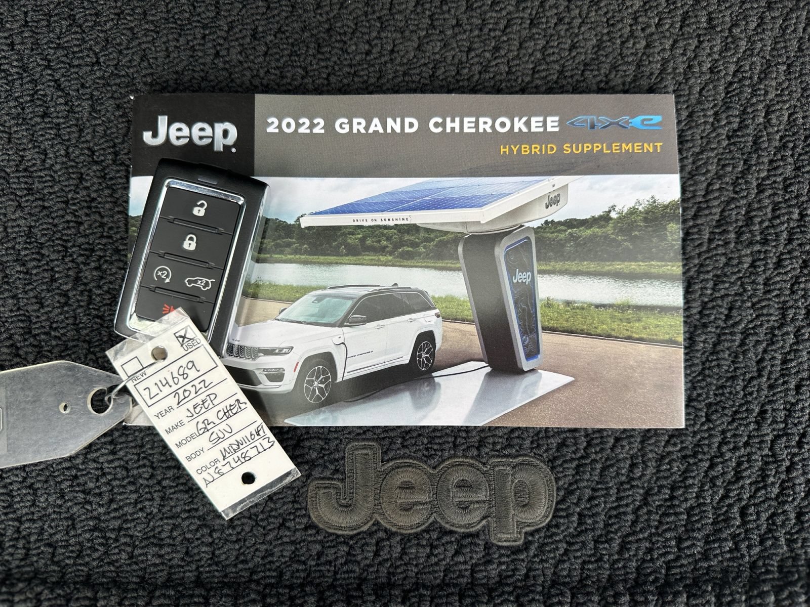 Used 2022 Jeep Grand Cherokee Summit AWD/4WD image 47