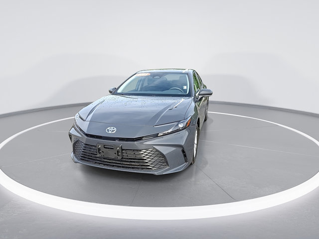Used 2025 Toyota Camry LE AWD/4WD image 3