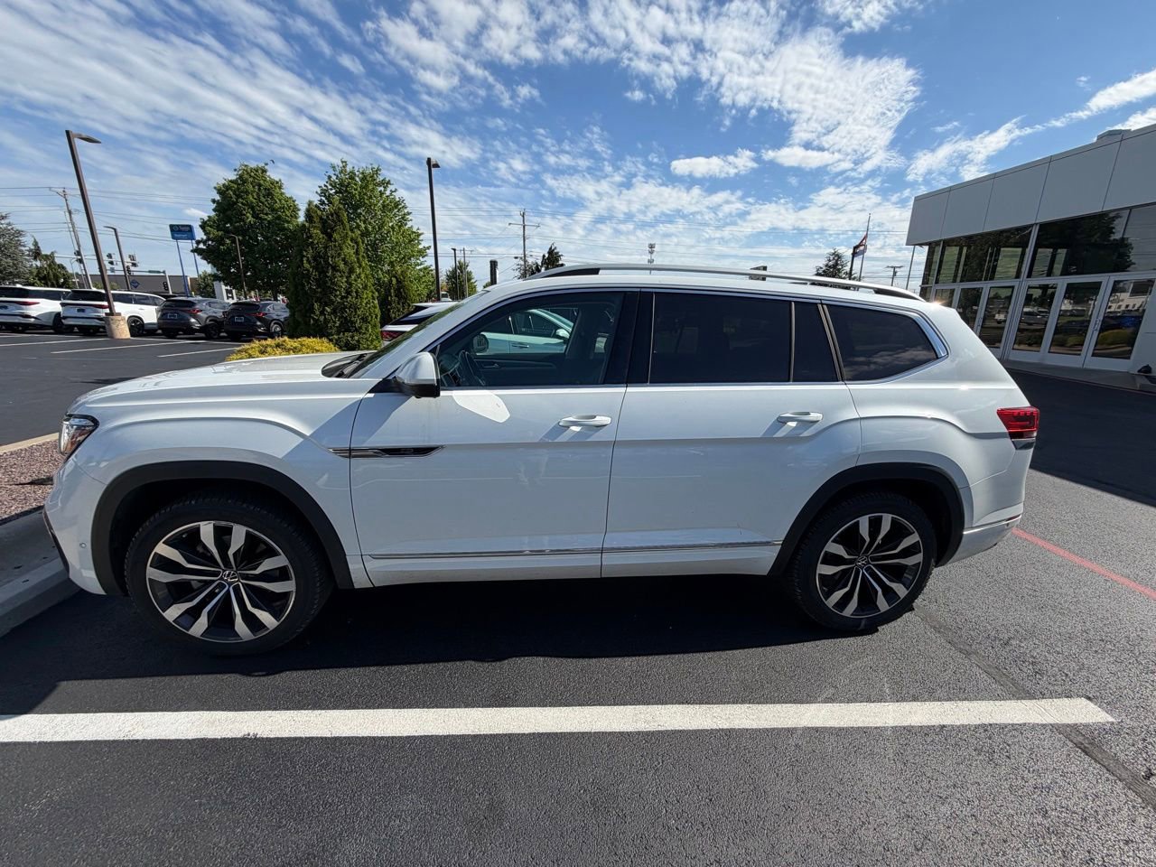 Used 2022 Volkswagen Atlas SEL Premium AWD/4WD image 8