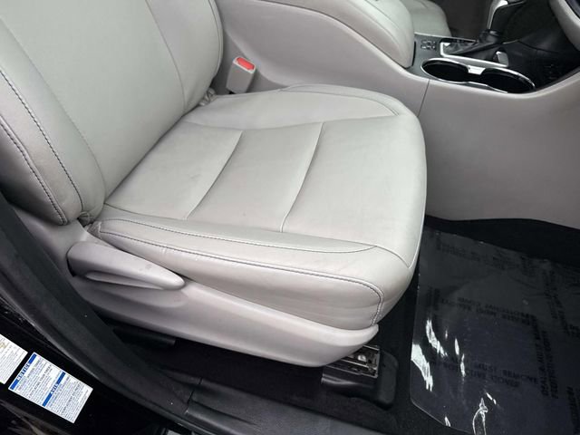 Used 2015 Toyota Highlander XLE image 10