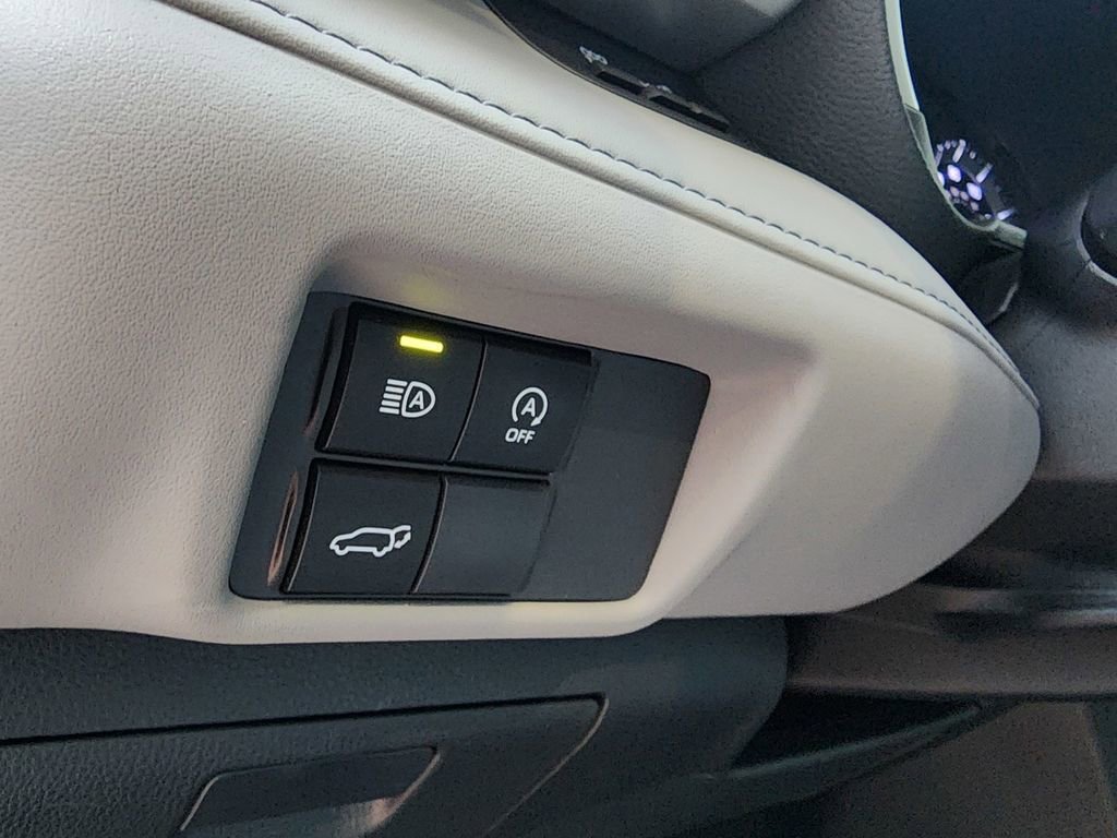 Used 2023 Toyota Highlander XLE FWD image 18