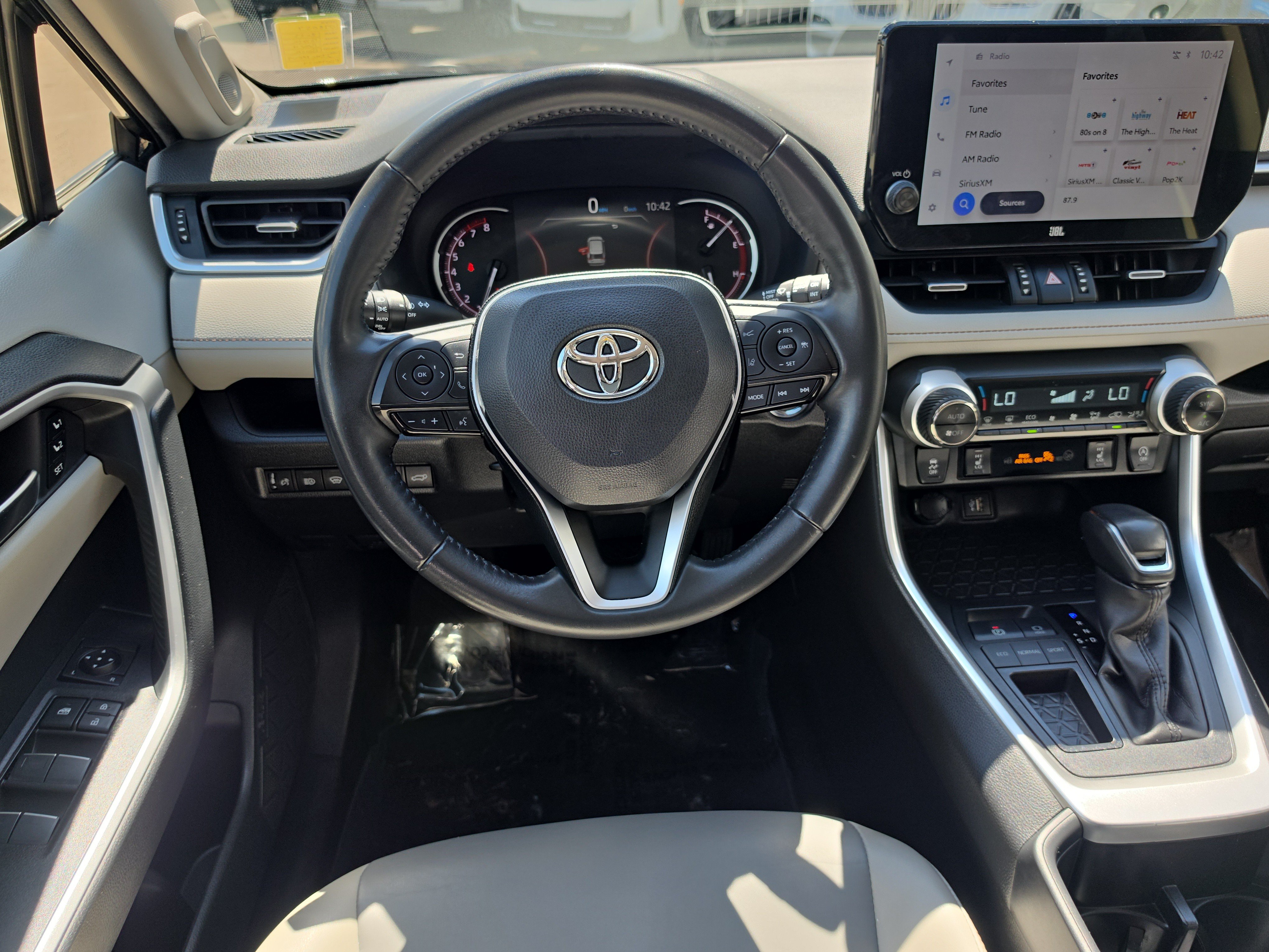 Used 2023 Toyota RAV4 XLE Premium FWD image 14
