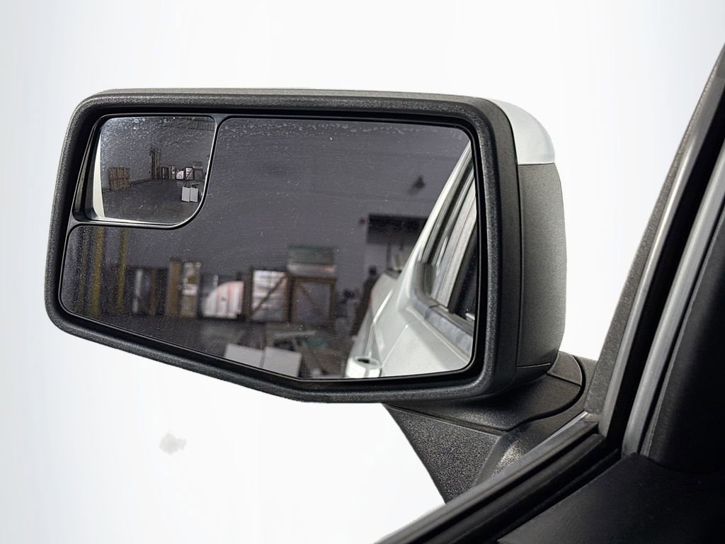 Used 2020 Chevrolet Silverado 1500 LT image 38