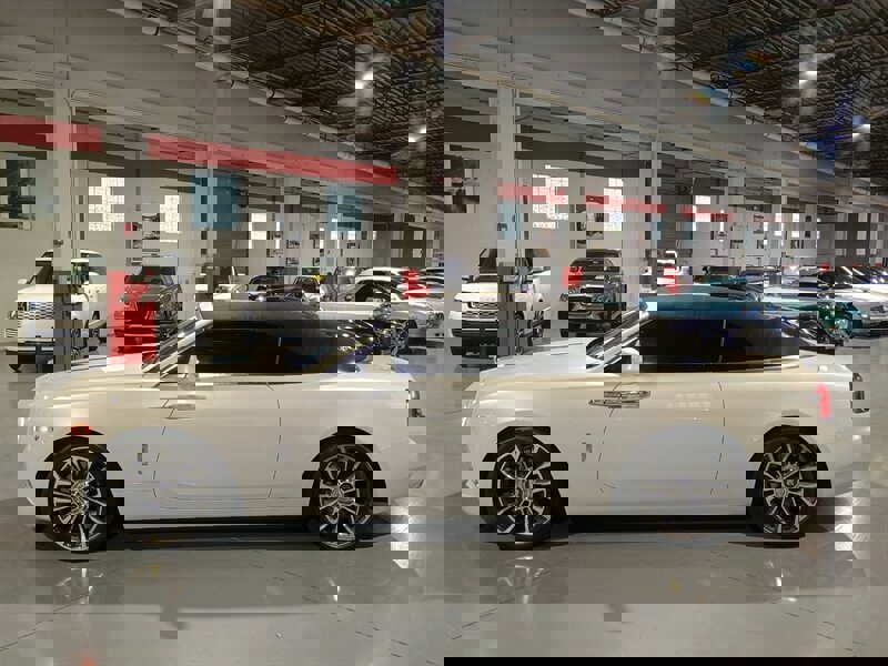 Used 2018 Rolls-Royce Dawn image 34