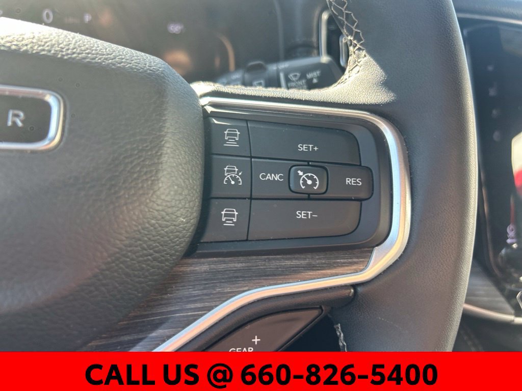 Used 2024 Jeep Wagoneer L Series II w/ Flexible Seating Group AWD/4WD image 16