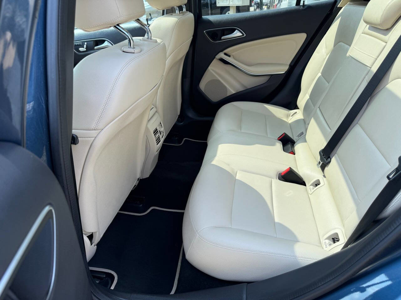 Used 2020 Mercedes-Benz GLA 250 4MATIC image 29