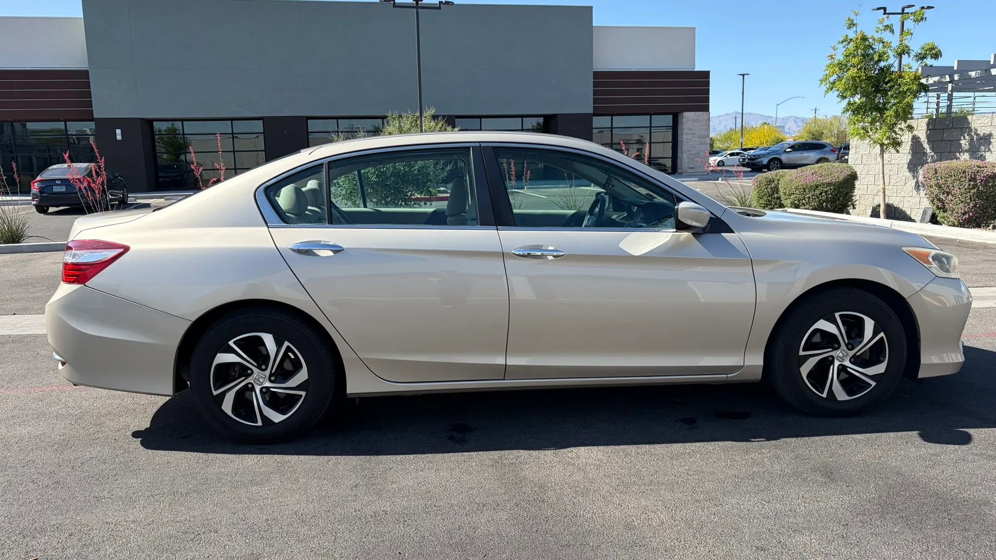 Used 2016 Honda Accord LX image 6