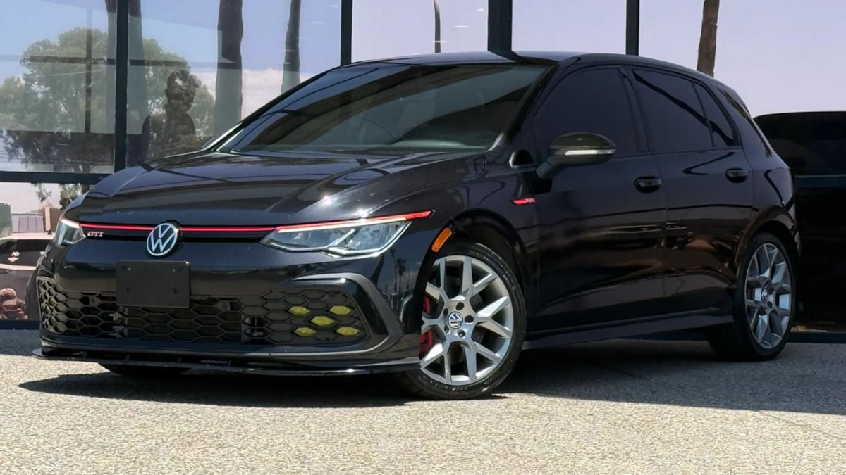 Used 2022 Volkswagen GTI S FWD image 2