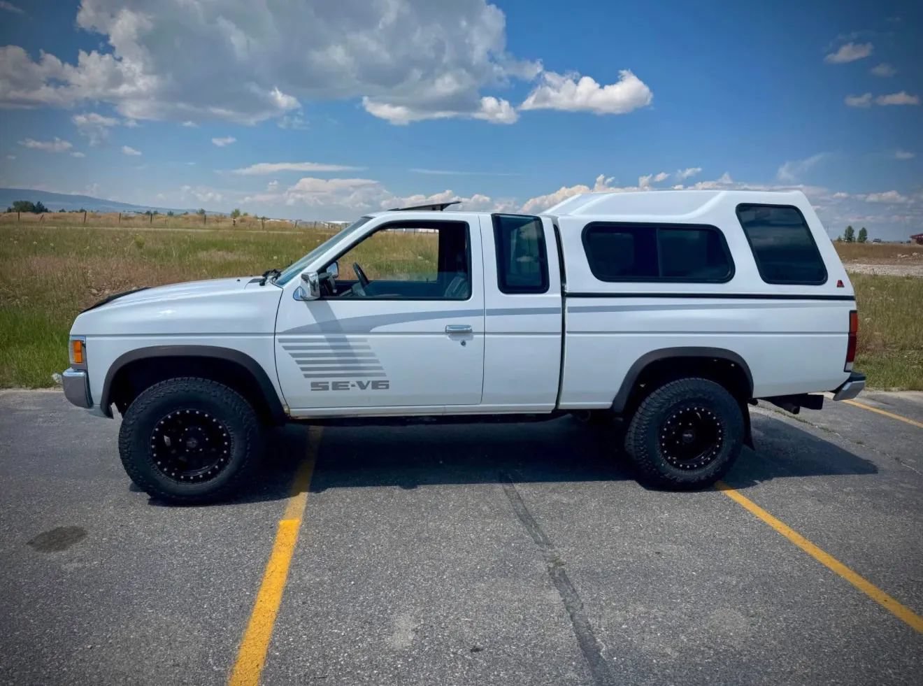 Used 1993 Nissan Pickup SE