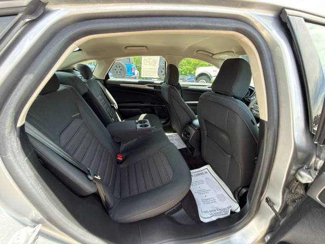 Used 2020 Ford Fusion SE FWD image 10