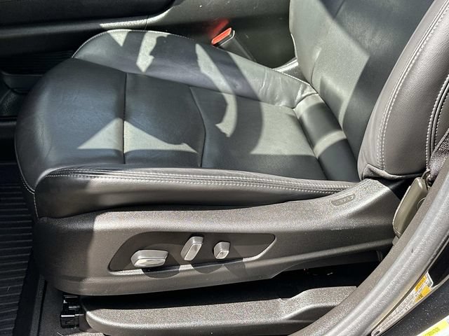 Used 2024 Cadillac XT6 Premium Luxury w/ LPO, Floor Liner Package AWD/4WD image 17