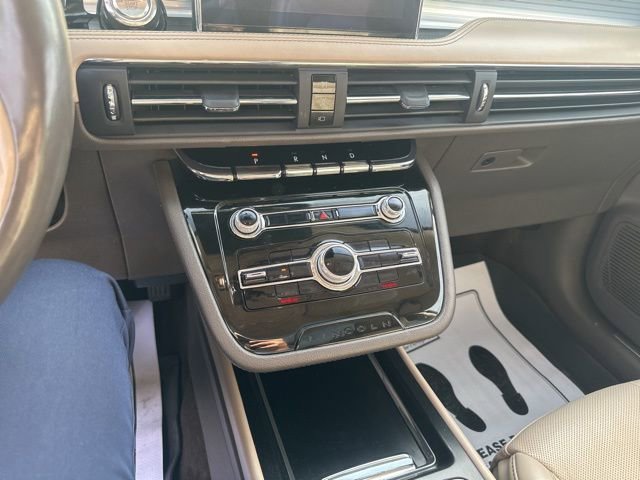 Used 2022 Lincoln Corsair AWD w/ Premium Package image 37