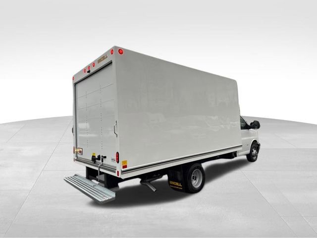 New 2025 GMC Savana 3500 w/ Power Convenience Package image 4