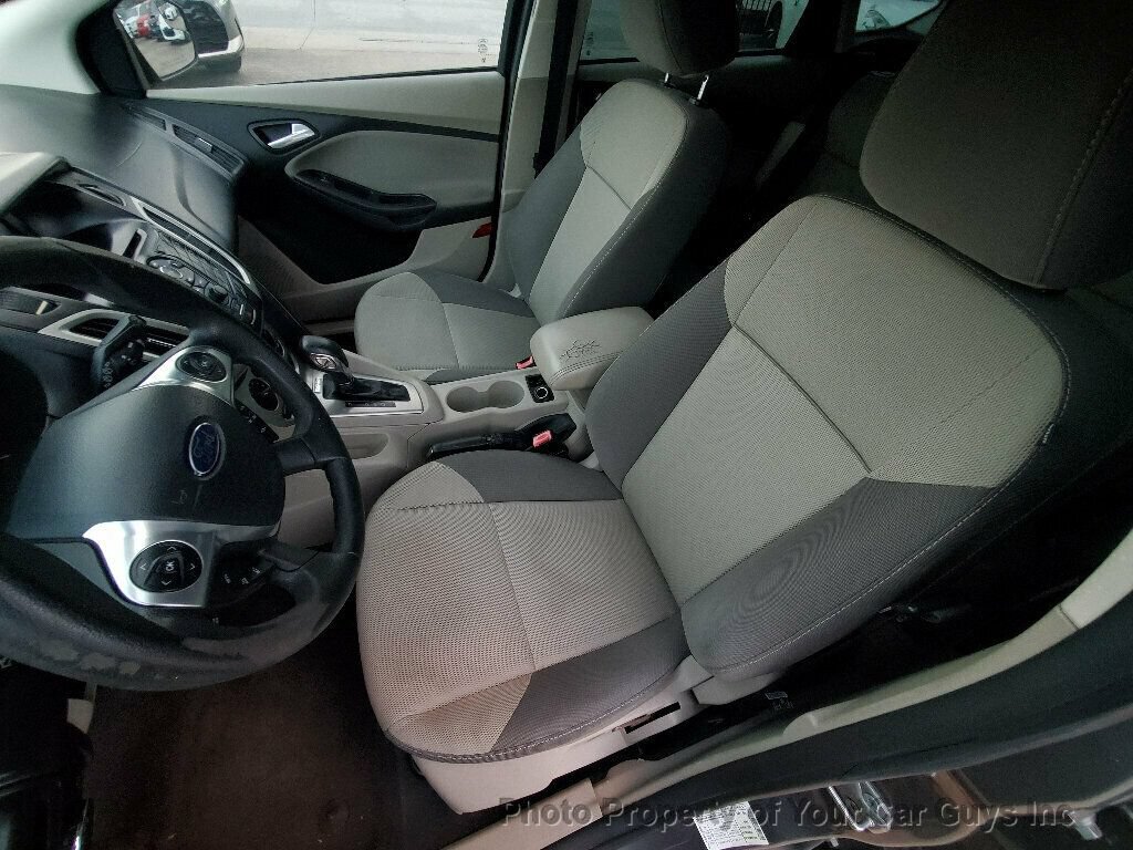 Used 2013 Ford Focus SE FWD image 21