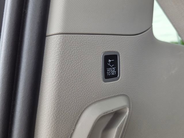 Used 2024 Jeep Wagoneer Series II w/ Flexible Seating Group RWD image 10