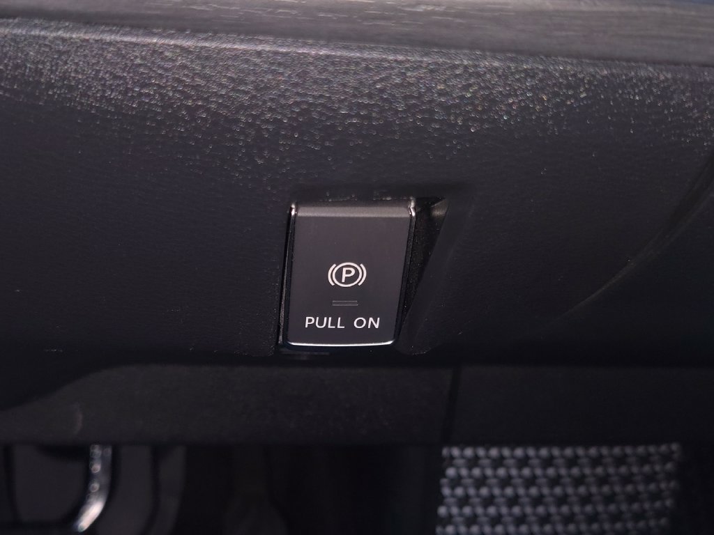 Used 2023 Nissan Ariya FWD image 22